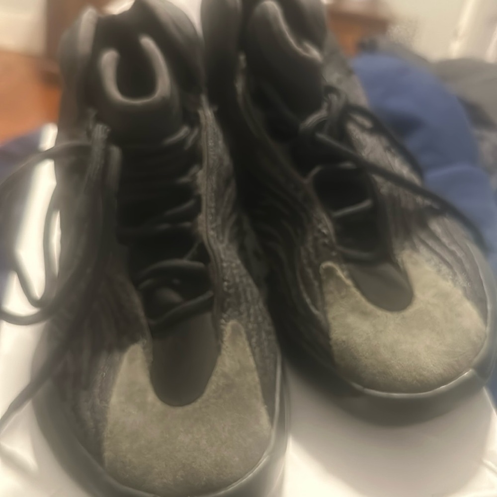 Men’s yezzy